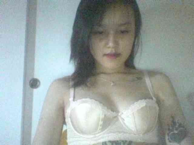 Alina-2k webcam