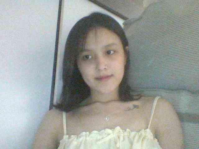 Alina-2k webcam