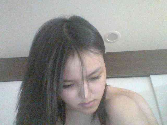 Alina-2k webcam