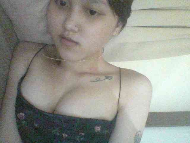 Alina-2k webcam