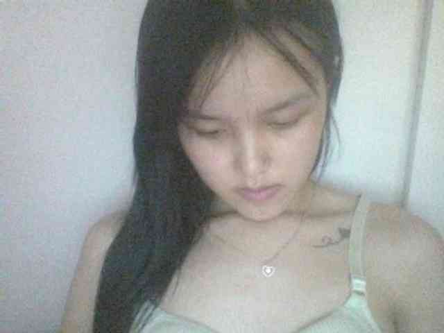 Alina-2k webcam
