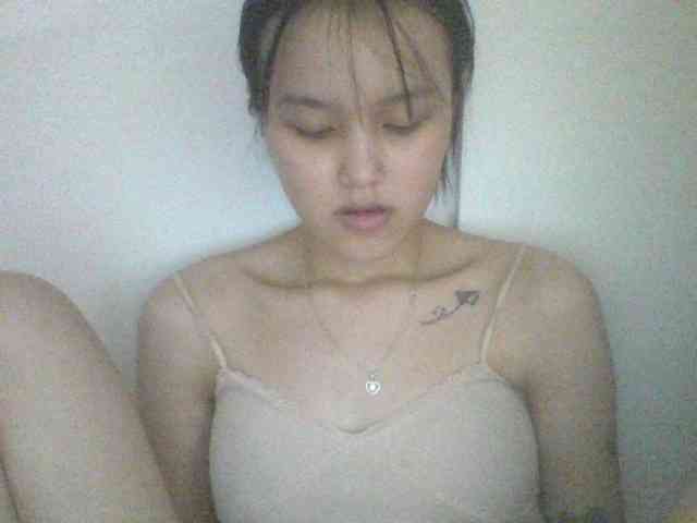 Alina-2k webcam