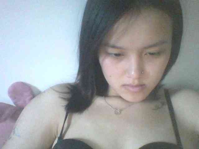 Alina-2k webcam
