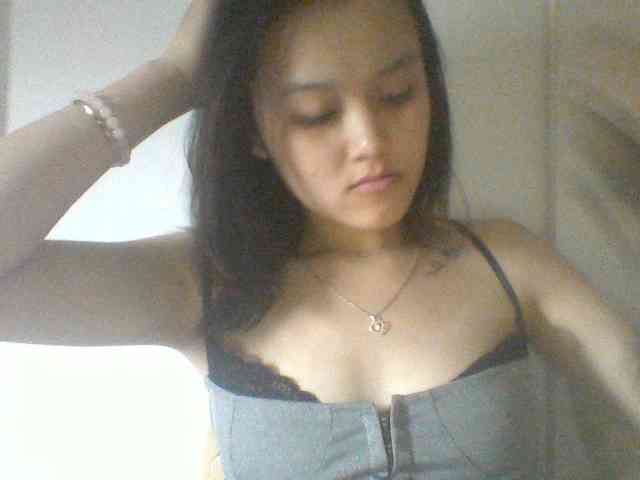 Alina-2k webcam
