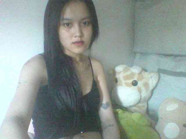 Alina-2k webcam