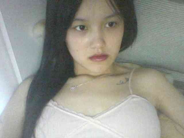 Alina-2k webcam