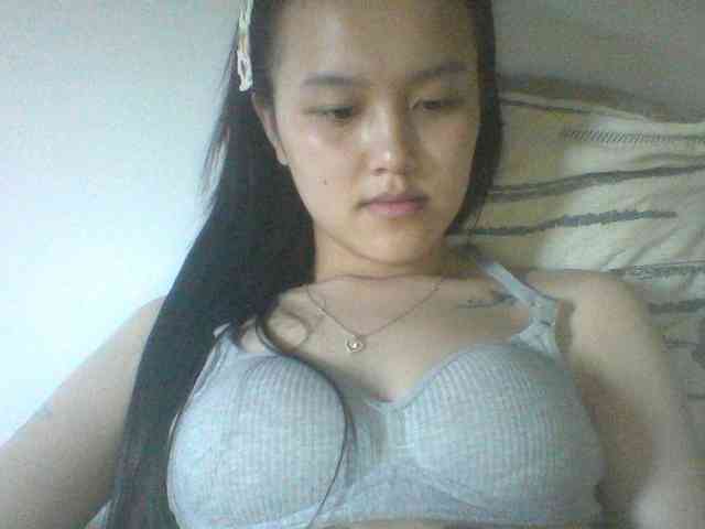 Alina-2k webcam