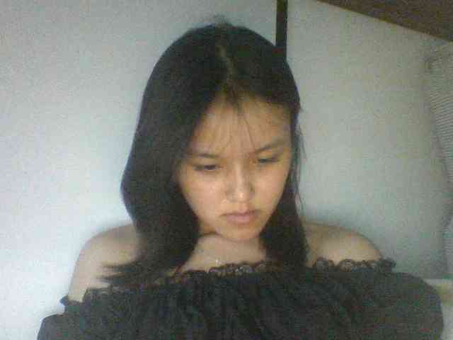 Alina-2k webcam