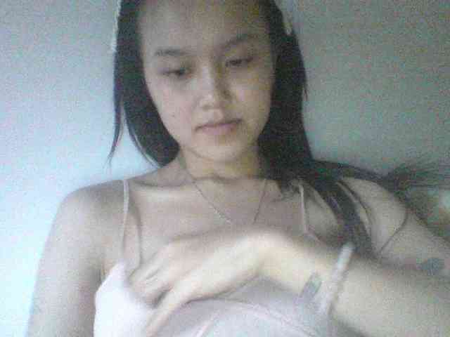 Alina-2k webcam