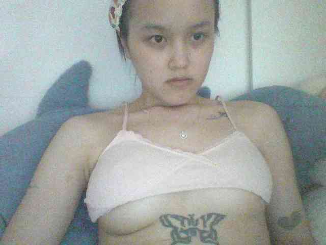 Alina-2k webcam