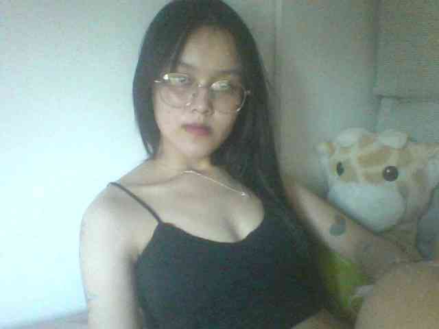 Alina-2k webcam