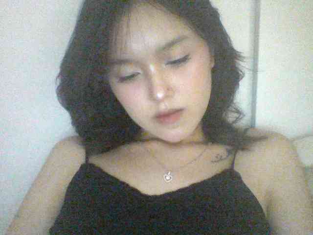 Alina-2k webcam
