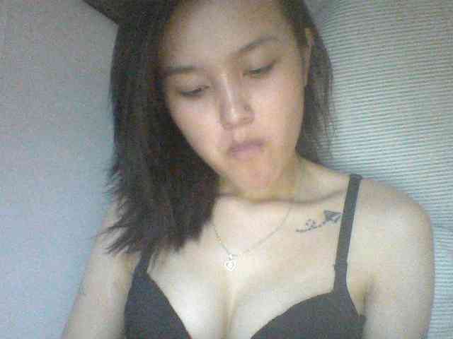 Alina-2k webcam