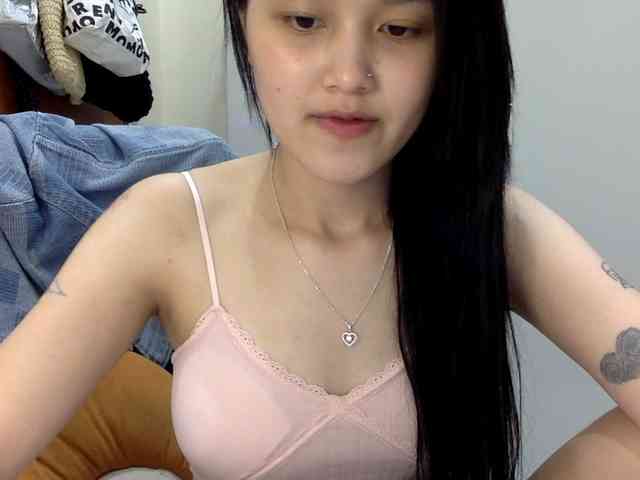 Alina-2k webcam