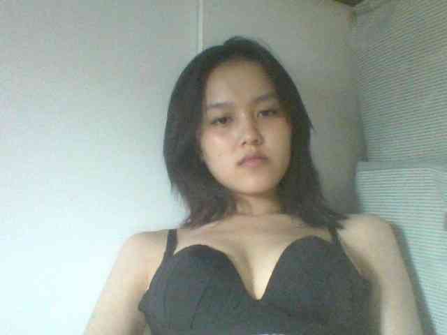 Alina-2k webcam