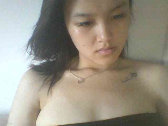 Alina-2k webcam