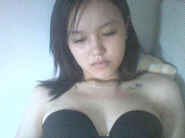 Alina-2k webcam
