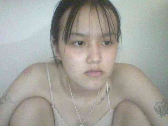Alina-2k webcam