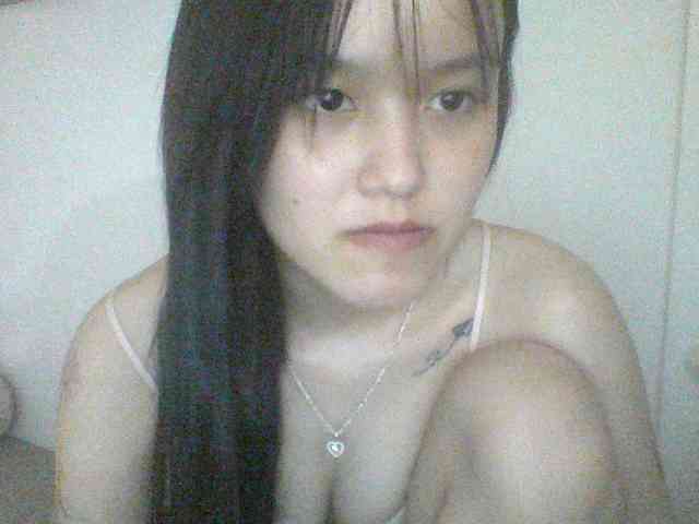 Alina-2k webcam