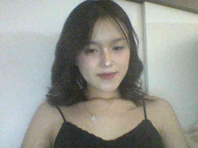 Alina-2k webcam