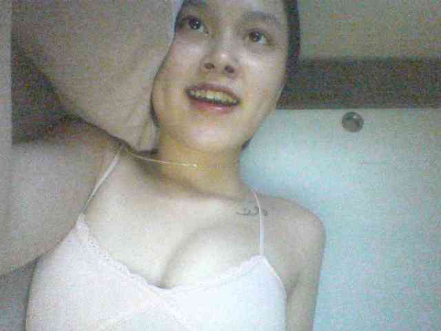 Alina-2k webcam