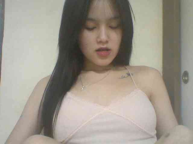 Alina-2k webcam