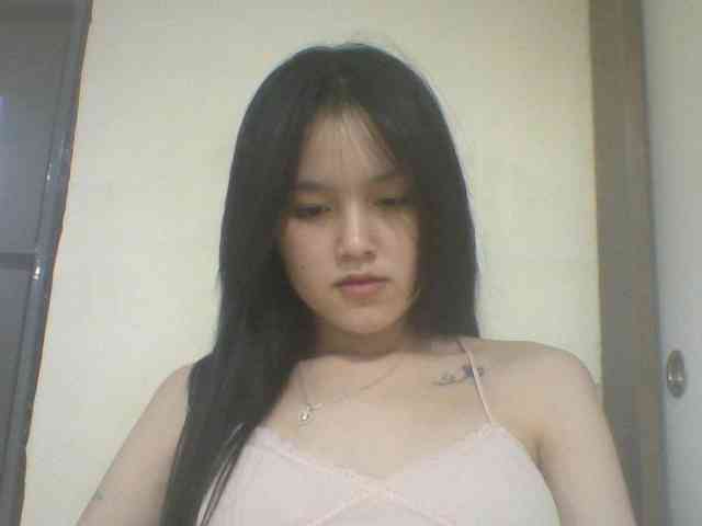 Alina-2k webcam