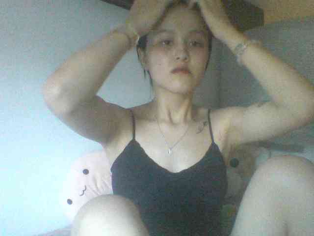 Alina-2k webcam
