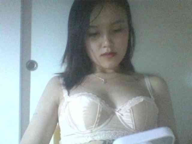 Alina-2k webcam