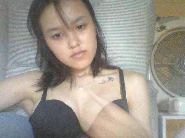 Alina-2k webcam