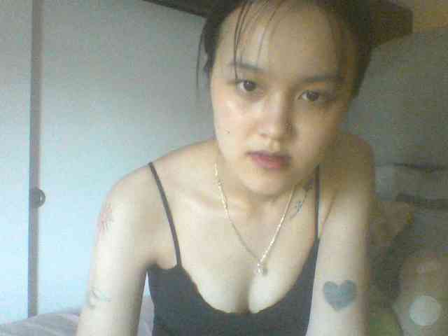 Alina-2k webcam
