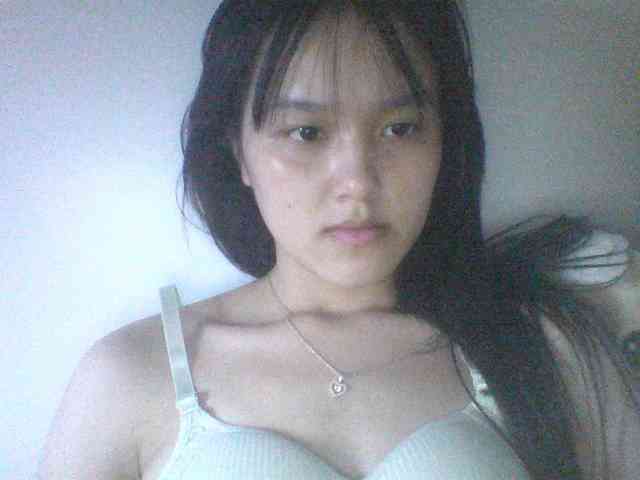 Alina-2k webcam
