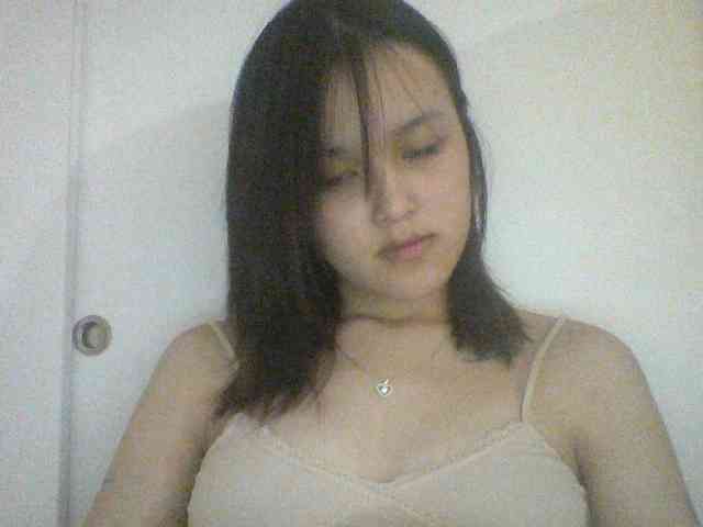 Alina-2k webcam