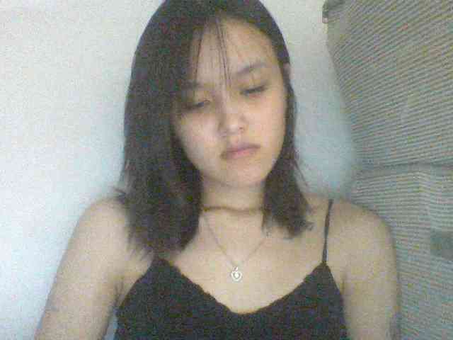 Alina-2k webcam