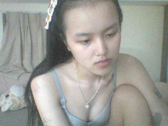 Alina-2k webcam