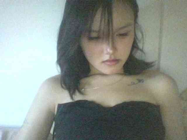 Alina-2k webcam