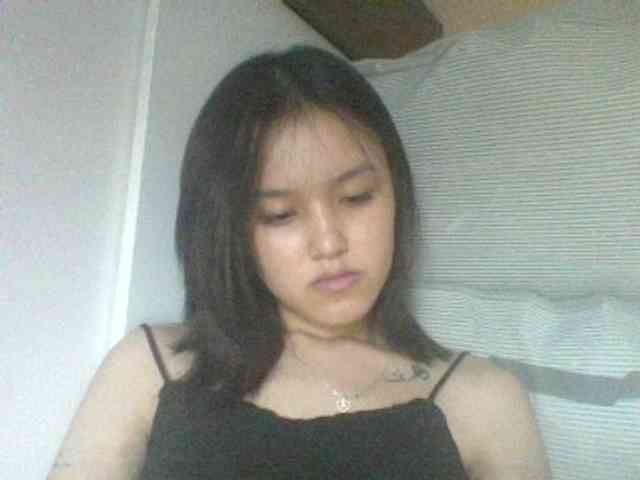 Alina-2k webcam