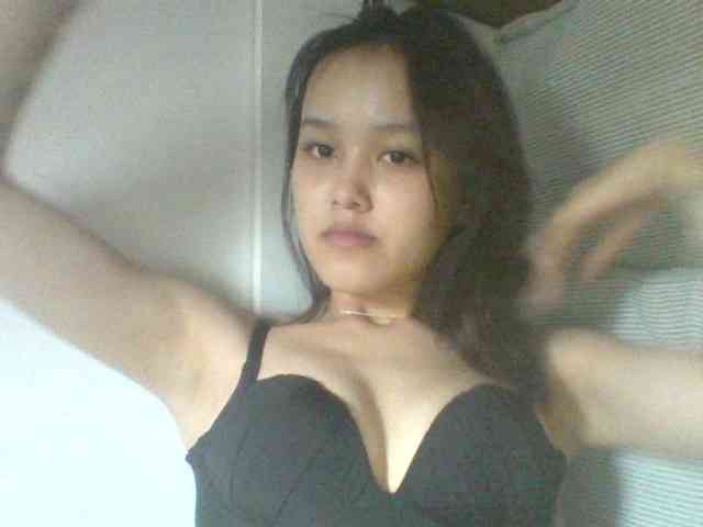 Alina-2k webcam