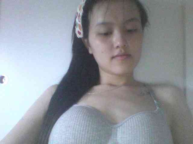 Alina-2k webcam