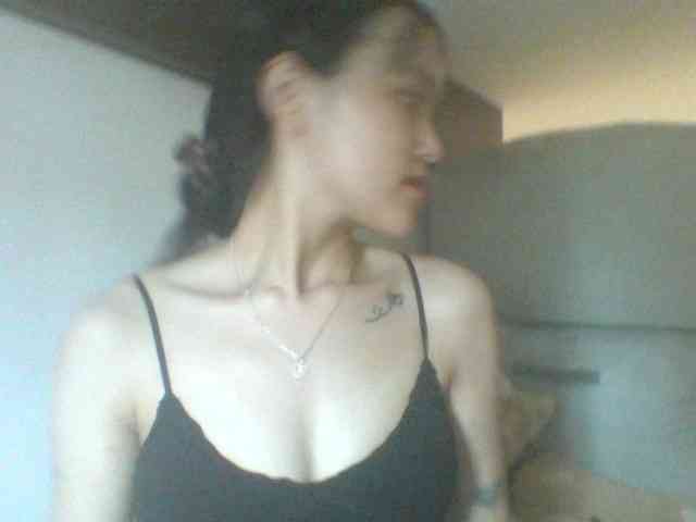Alina-2k webcam