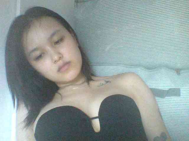 Alina-2k webcam
