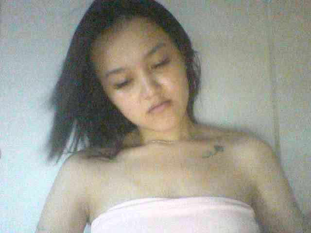 Alina-2k webcam