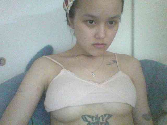 Alina-2k webcam
