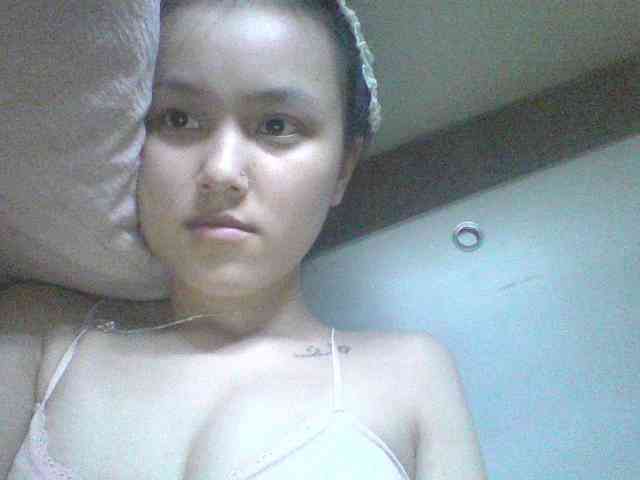 Alina-2k webcam