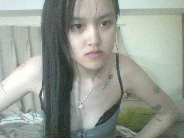Alina-2k webcam