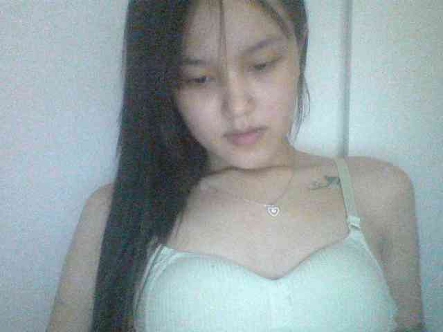 Alina-2k webcam