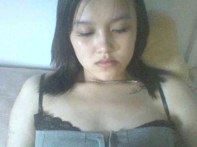 Alina-2k webcam