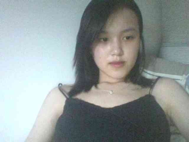 Alina-2k webcam
