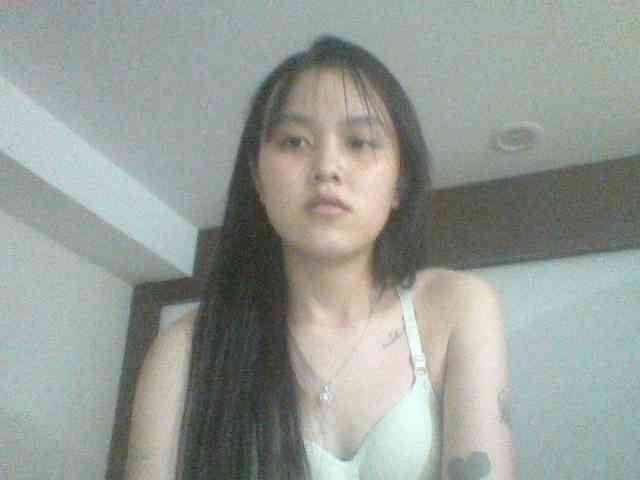 Alina-2k webcam