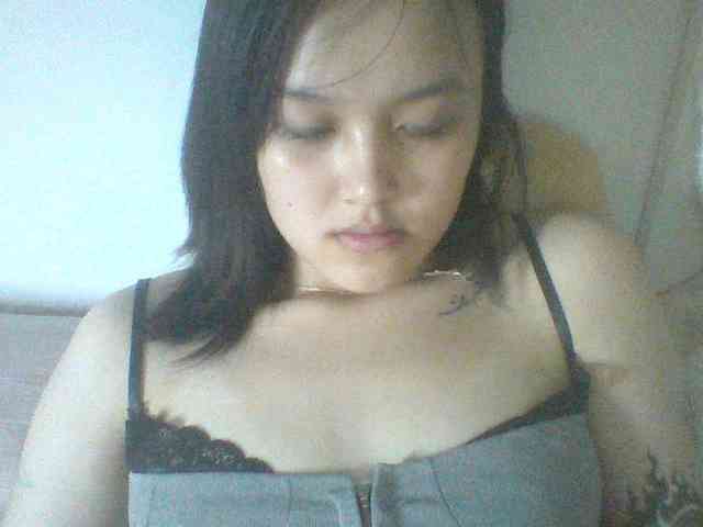 Alina-2k webcam